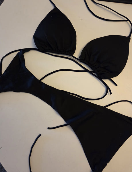 Black thong bikini